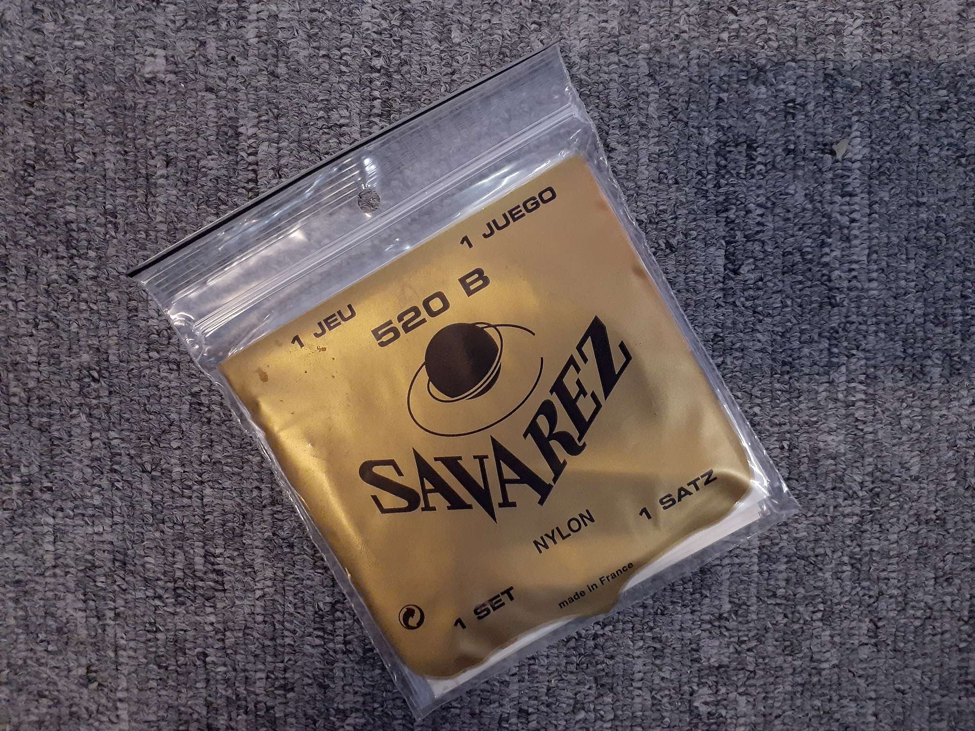 Savarez Strings – Traditional White Low Tension Strings