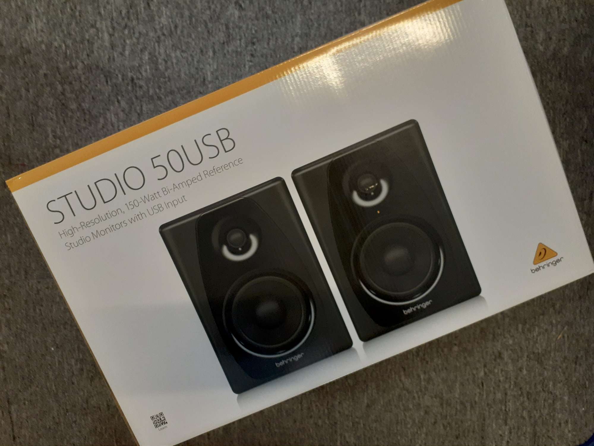 behringer studio monitors