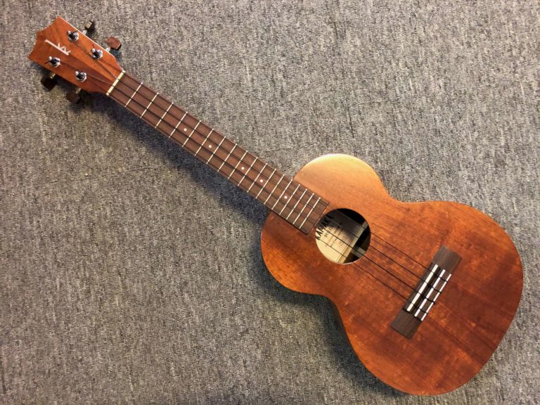 Kamaka Tenor Ukulele